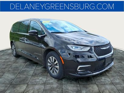 Used 2024 Chrysler Pacifica Limited