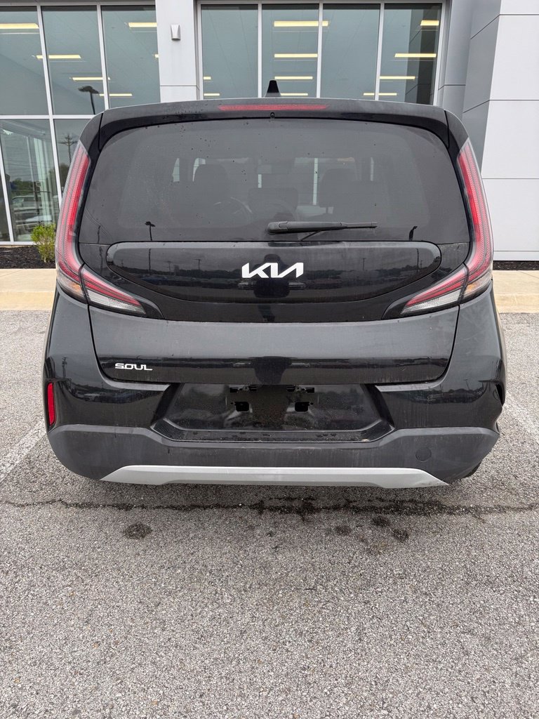Used 2023 Kia Soul LX FWD image 4