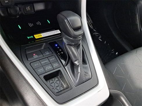 Used 2024 Toyota RAV4 XLE image 31