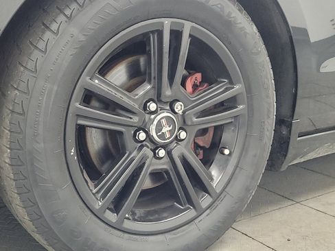 Used 2013 Ford Mustang Convertible RWD image 31