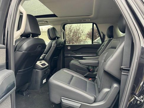 New 2025 Lincoln Navigator L Reserve image 12