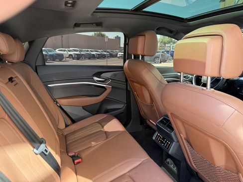 Used 2024 Audi Q8 e-tron Premium Plus w/ Premium Plus Package AWD/4WD image 42