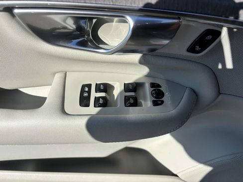 New 2026 Volvo XC90 B6 Ultra image 14