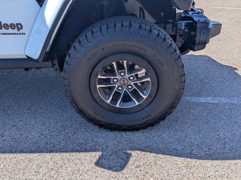 Used 2024 Jeep Wrangler Unlimited Rubicon 392 image 9