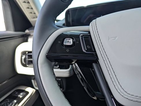 New 2026 Lincoln Aviator AWD image 32