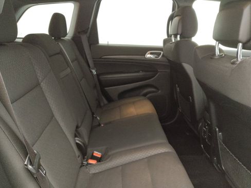 Used 2020 Jeep Grand Cherokee Laredo image 19