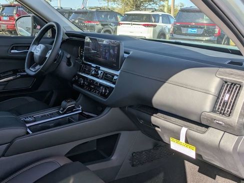 New 2026 Nissan Pathfinder Platinum image 34