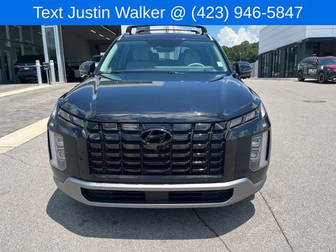 Used 2024 Hyundai Palisade Limited FWD image 2