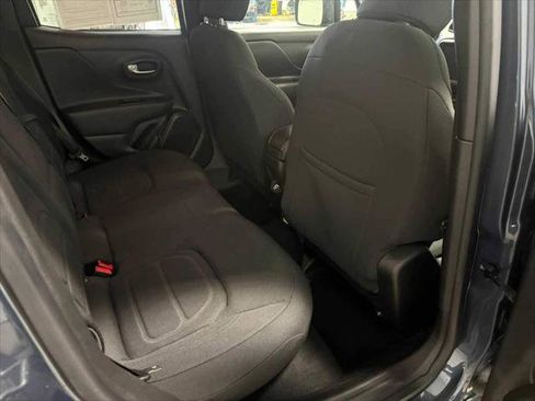 Certified 2022 Jeep Renegade Latitude w/ Convenience Group AWD/4WD image 25