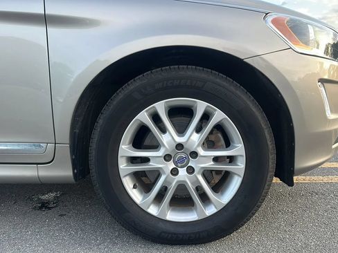 Used 2015 Volvo XC60 T5 Premier w/ Proximity Package FWD image 32