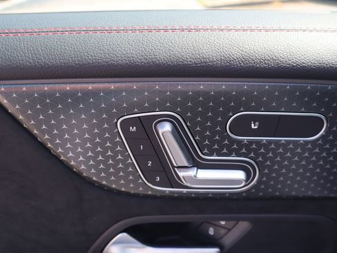 New 2025 Mercedes-Benz GLB 250 GLB 250 image 18