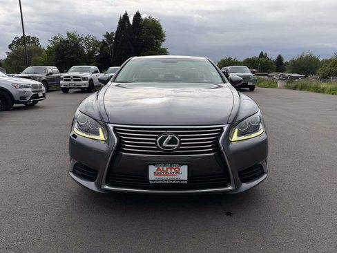 Used 2014 Lexus LS 460 w/ Comfort Package RWD image 3
