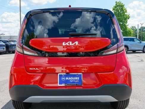 Used 2023 Kia Soul LX image 7