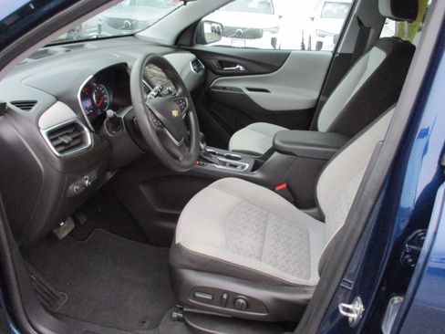 Certified 2022 Chevrolet Equinox LS w/ LS Convenience Package image 11