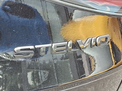 Used 2024 Alfa Romeo Stelvio Quadrifoglio image 32