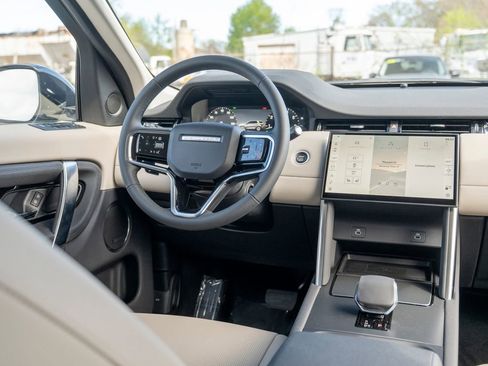 New 2025 Land Rover Discovery Sport S image 17
