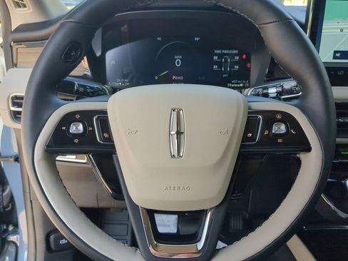 New 2026 Lincoln Corsair Reserve FWD image 13