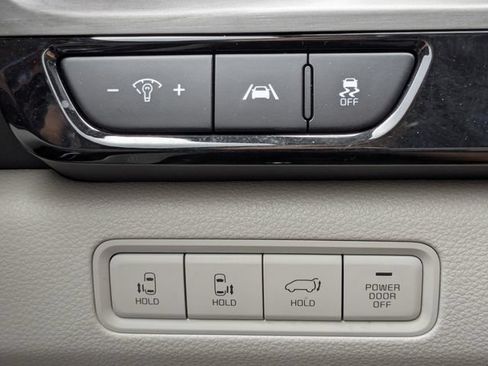 Certified 2022 Kia Carnival SX FWD image 40