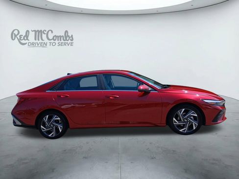 Used 2024 Hyundai Elantra Limited image 6