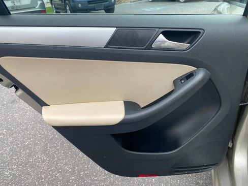 Used 2012 Volkswagen Jetta TDI image 22