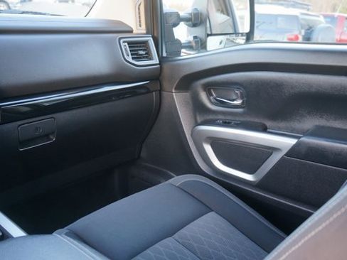 Used 2024 Nissan Titan SV w/ SV Convenience Package image 37