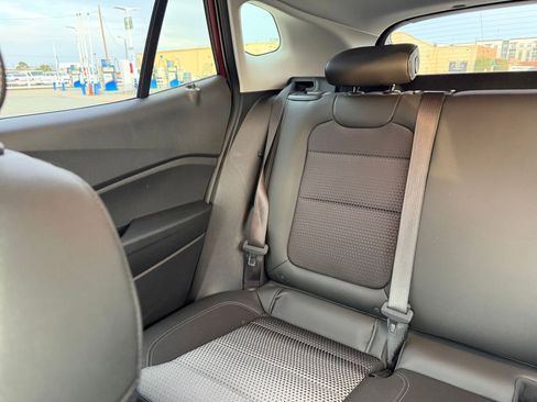 Used 2025 Chevrolet Trax LT image 37