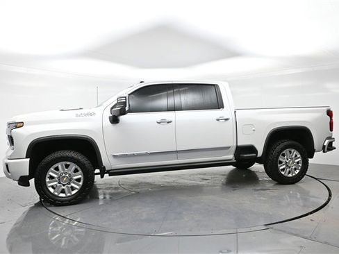 Used 2024 Chevrolet Silverado 2500 High Country w/ High Country Premium Package image 4