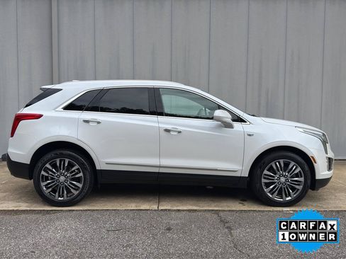 Used 2017 Cadillac XT5 Premium Luxury FWD image 2
