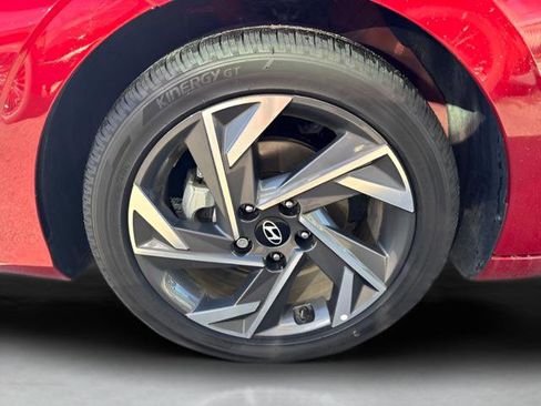 Certified 2025 Hyundai Elantra Limited image 16