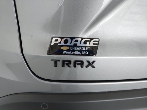Used 2026 Chevrolet Trax RS w/ Sunroof Package FWD image 32