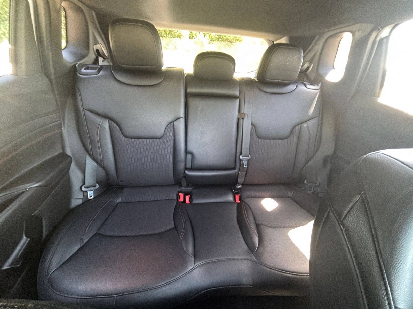 Used 2025 Jeep Compass Trailhawk AWD/4WD image 31