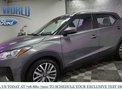 Used 2024 Nissan Kicks SV image 4