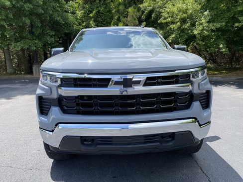 Used 2024 Chevrolet Silverado 1500 LT AWD/4WD image 3