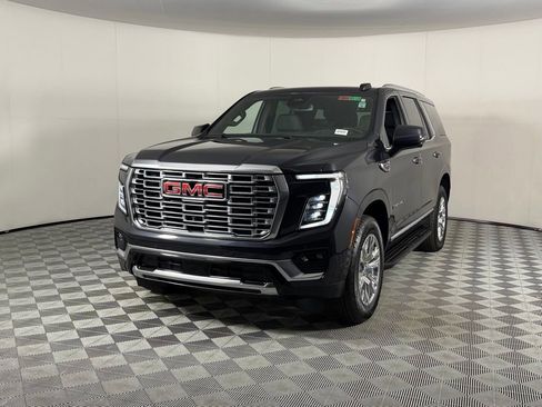 Used 2025 GMC Yukon Denali RWD image 3