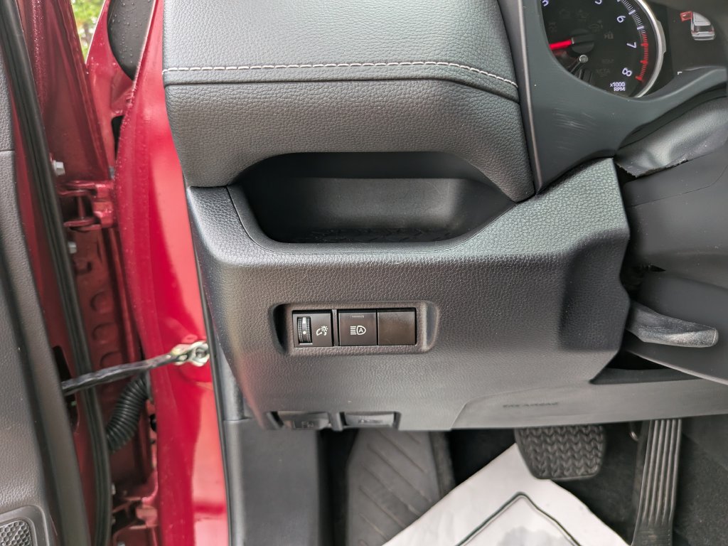 Used 2022 Toyota RAV4 LE FWD image 29