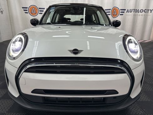 Used 2023 MINI Cooper 2-Door Hardtop image 3