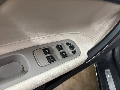 Used 2013 Volvo C70 T5 image 13