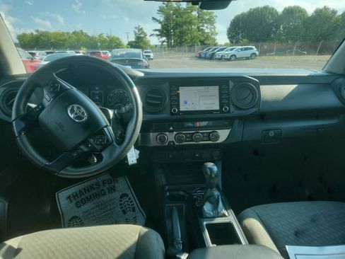 Used 2022 Toyota Tacoma SR AWD/4WD image 12
