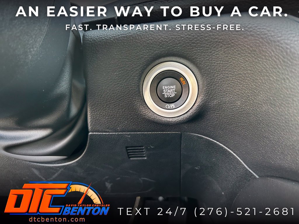 Used 2025 Chrysler Pacifica Limited AWD/4WD image 15