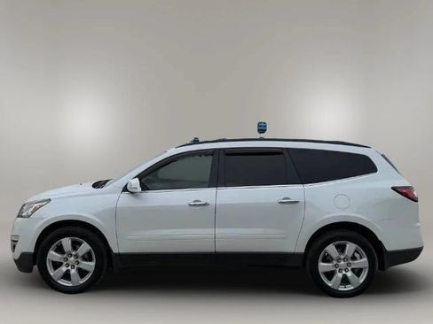 Used 2017 Chevrolet Traverse LT w/ Style and Technology Package AWD/4WD image 4