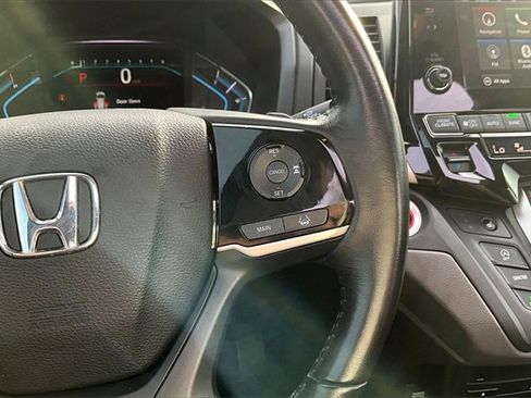 Used 2018 Honda Odyssey Touring image 21