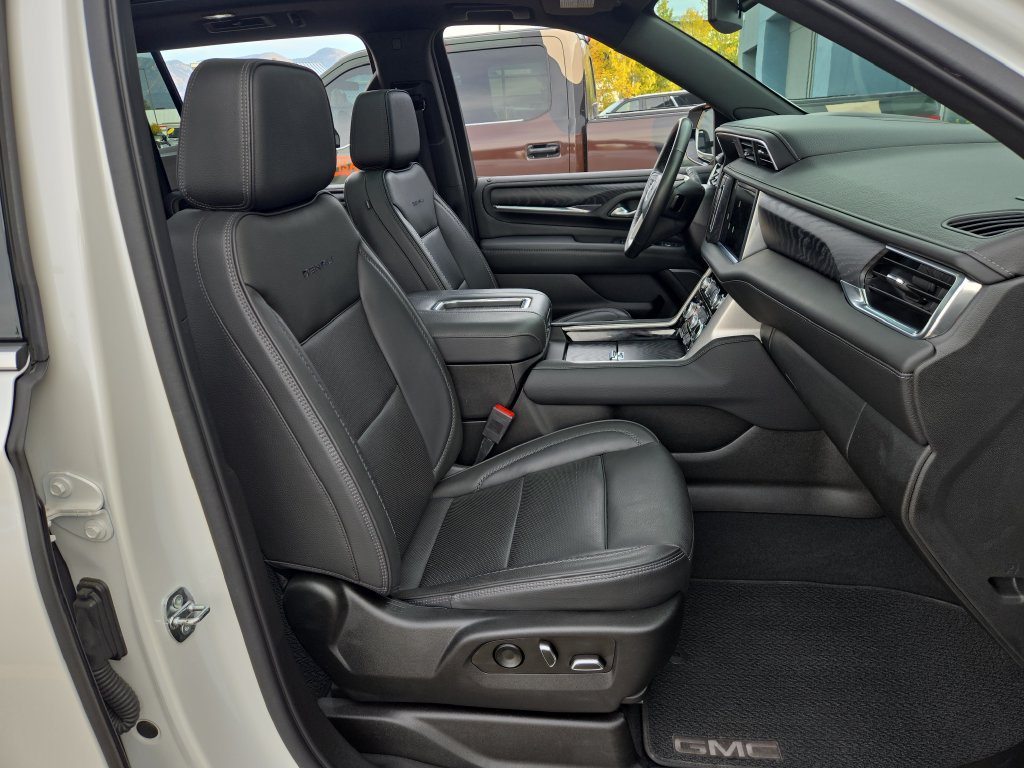 Used 2022 GMC Yukon XL Denali AWD/4WD image 18