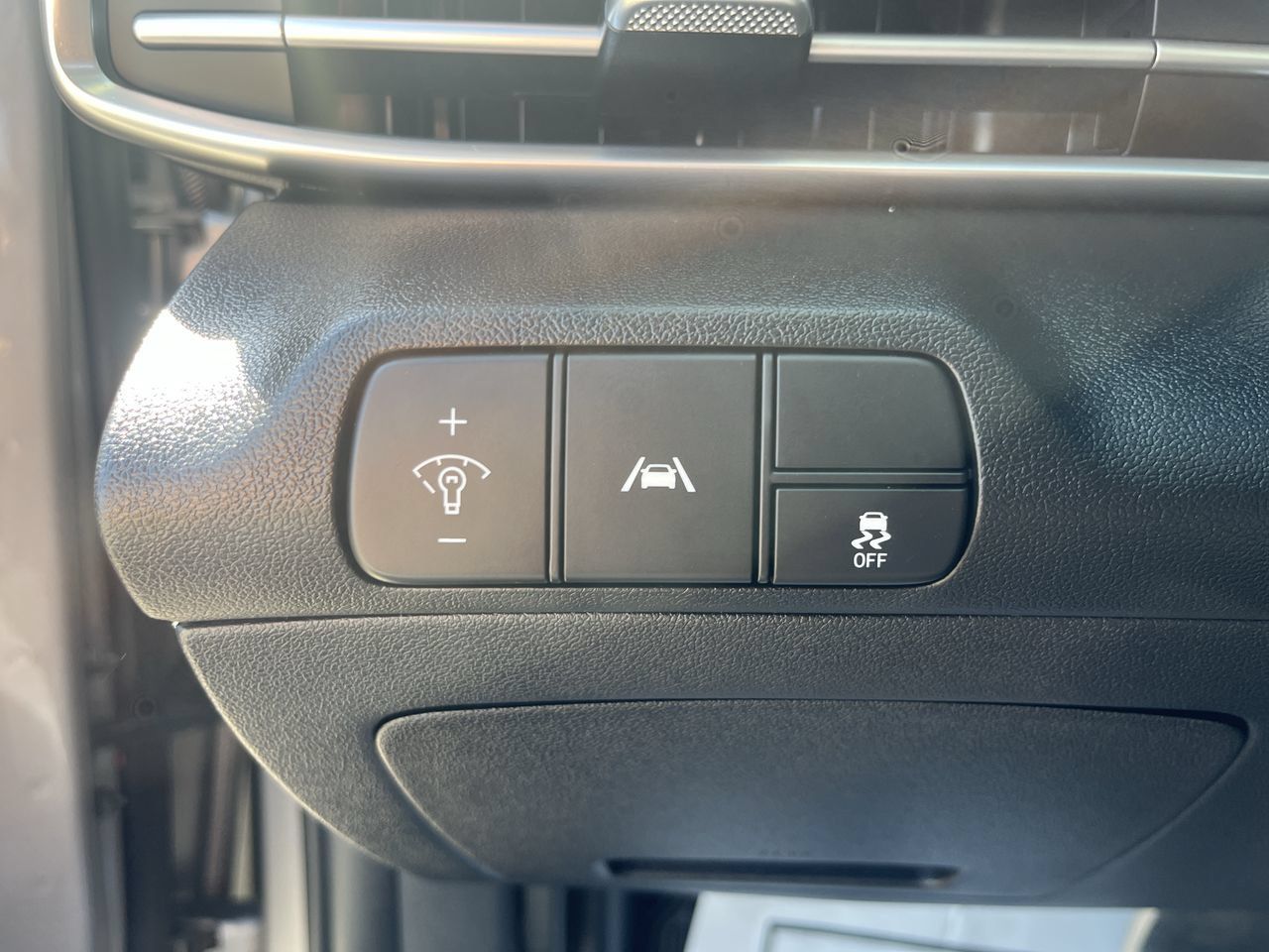 Used 2023 Hyundai Elantra SEL FWD image 16