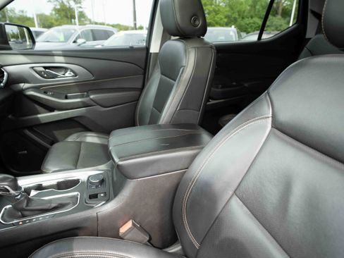 Used 2021 Chevrolet Traverse Premier w/ Redline Edition AWD/4WD image 10