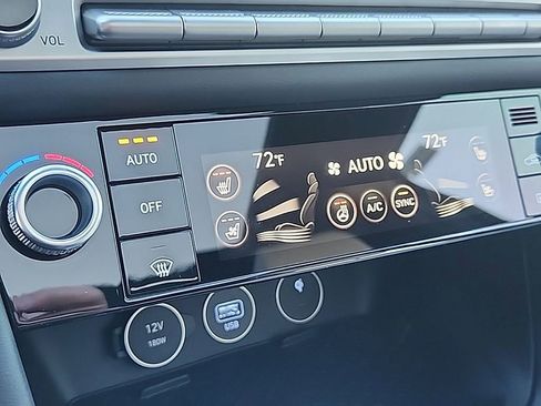 Used 2024 Genesis G70 3.3T Advanced w/ Sport Prestige Package image 17