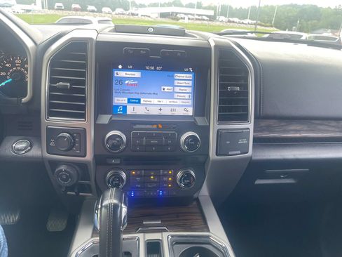 Used 2018 Ford F150 Lariat w/ Equipment Group 502A Luxury AWD/4WD image 14