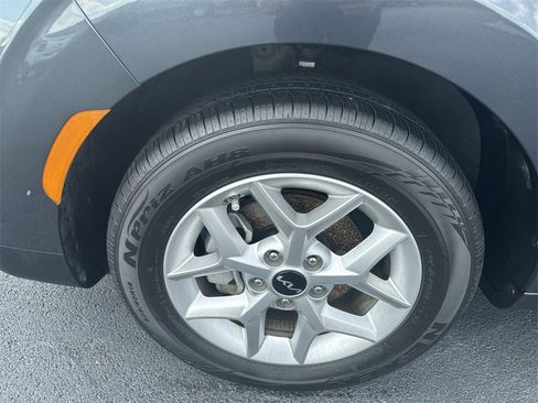 Used 2025 Kia Soul LX w/ LX Technology Package image 10