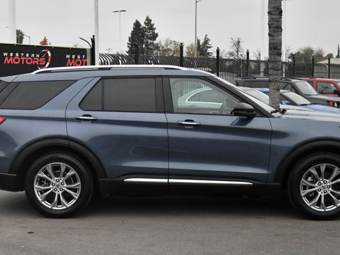 Used 2021 Ford Explorer Limited w/ Equipment Group 301A image 9
