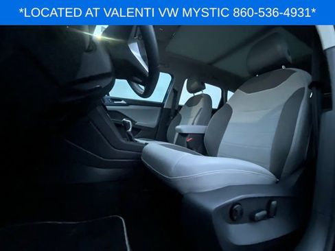Certified 2023 Volkswagen Taos SE w/ Panoramic Sunroof Package image 29