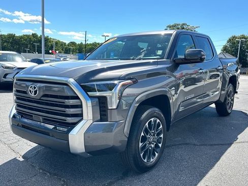 Used 2025 Toyota Tundra Limited AWD/4WD image 7